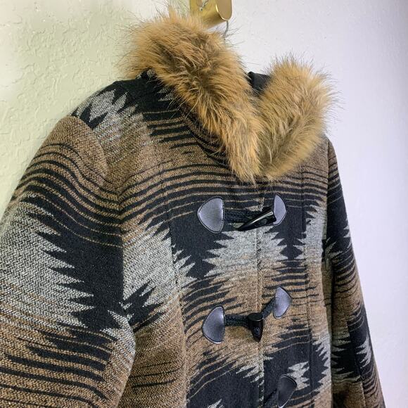 COWGIRL LEGEND Coat Jacket Southwestern Aztec Snap Up w/Toggle Closure Faux Fur - Picture 6 of 16